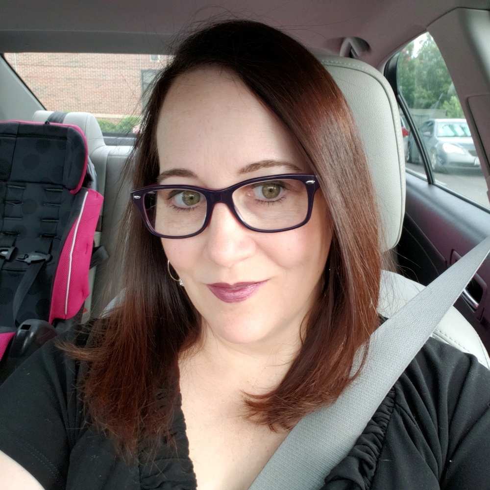 Meet your Posher, Lorrie